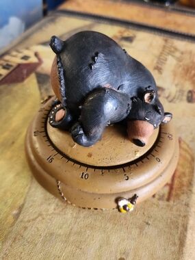 Bear-Shaped Small Pet Timer - Black and Brown